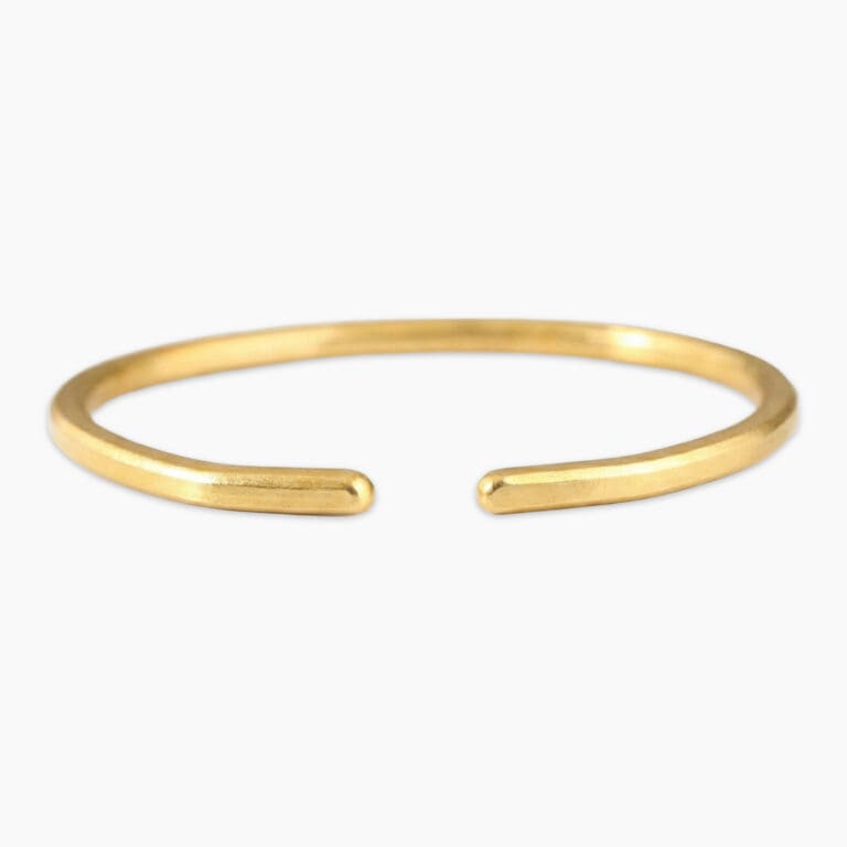 Single 1 oz gold bracelet with polished finish made from .999 fine gold